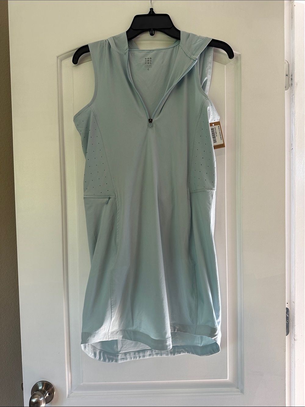 Title Nine Light Mint Green Sleeveless Hooded Dress
